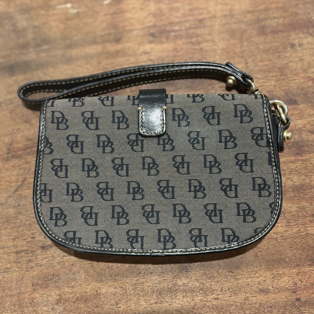 Vintage Dooney & Bourke Signature DB Black and Gray Wristlet - Picture 8 of 8